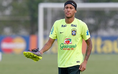 环球电竞快讯-佩洛娃连续过人如入无人之境